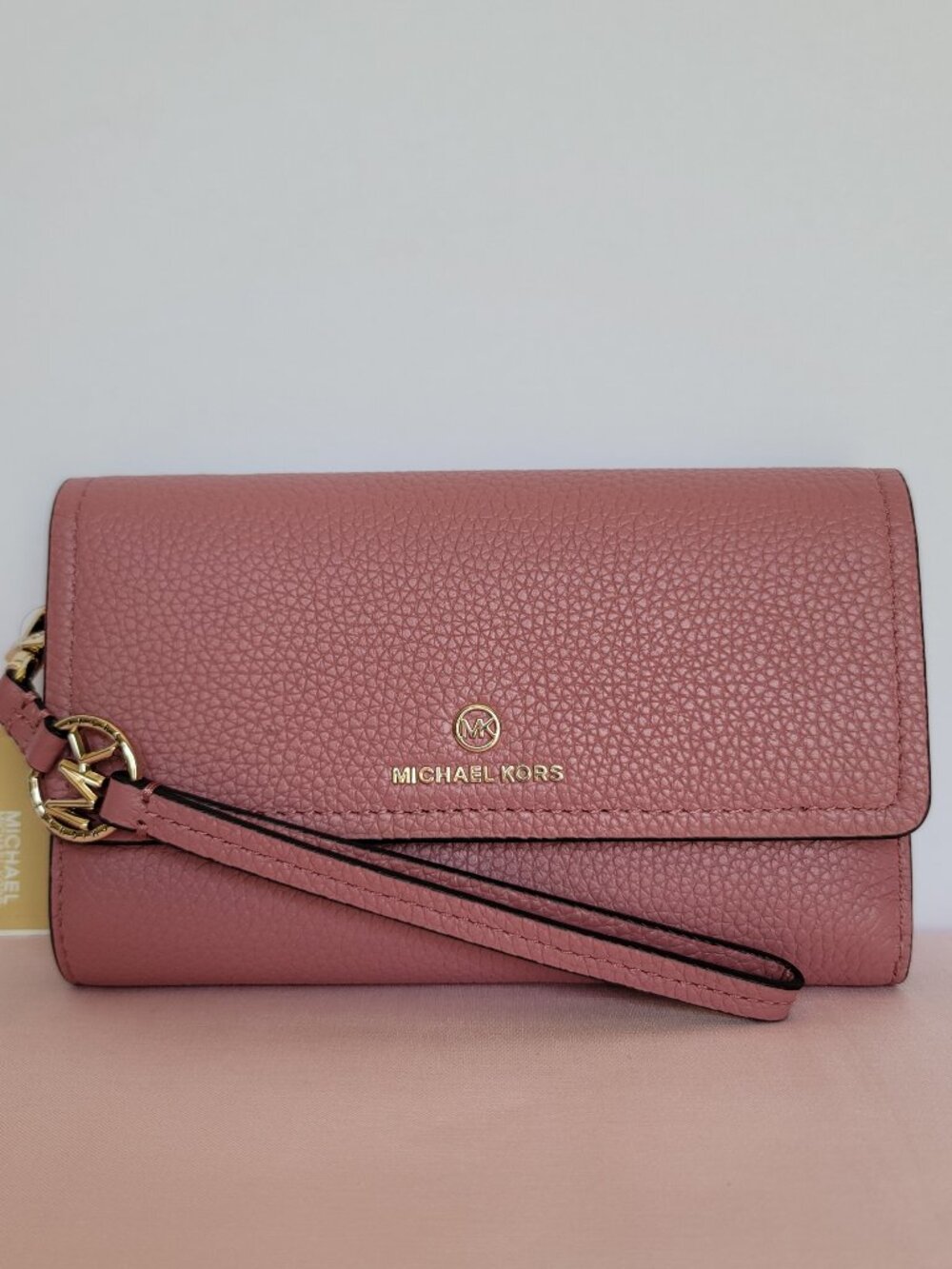 MICHAEL KORS Jet Set Charm Pebbled Leather Large Flap Phone Wristlet- Rose ⭐$98.